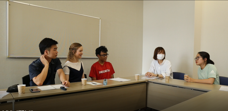 Students Explain the Difference Between Tokyo and Kyoto